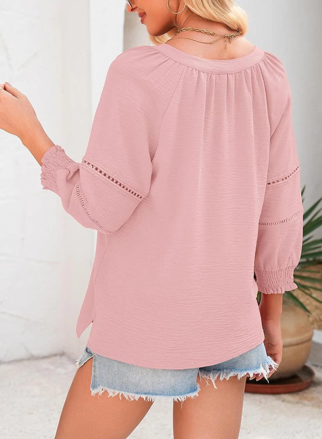💥Letzter Tag Sonderangebot 48% Rabatt👚Damen 3/4 Laterne Ärmel Casual V-Ausschnitt T-Shirts plizierte lose Hohlbluse