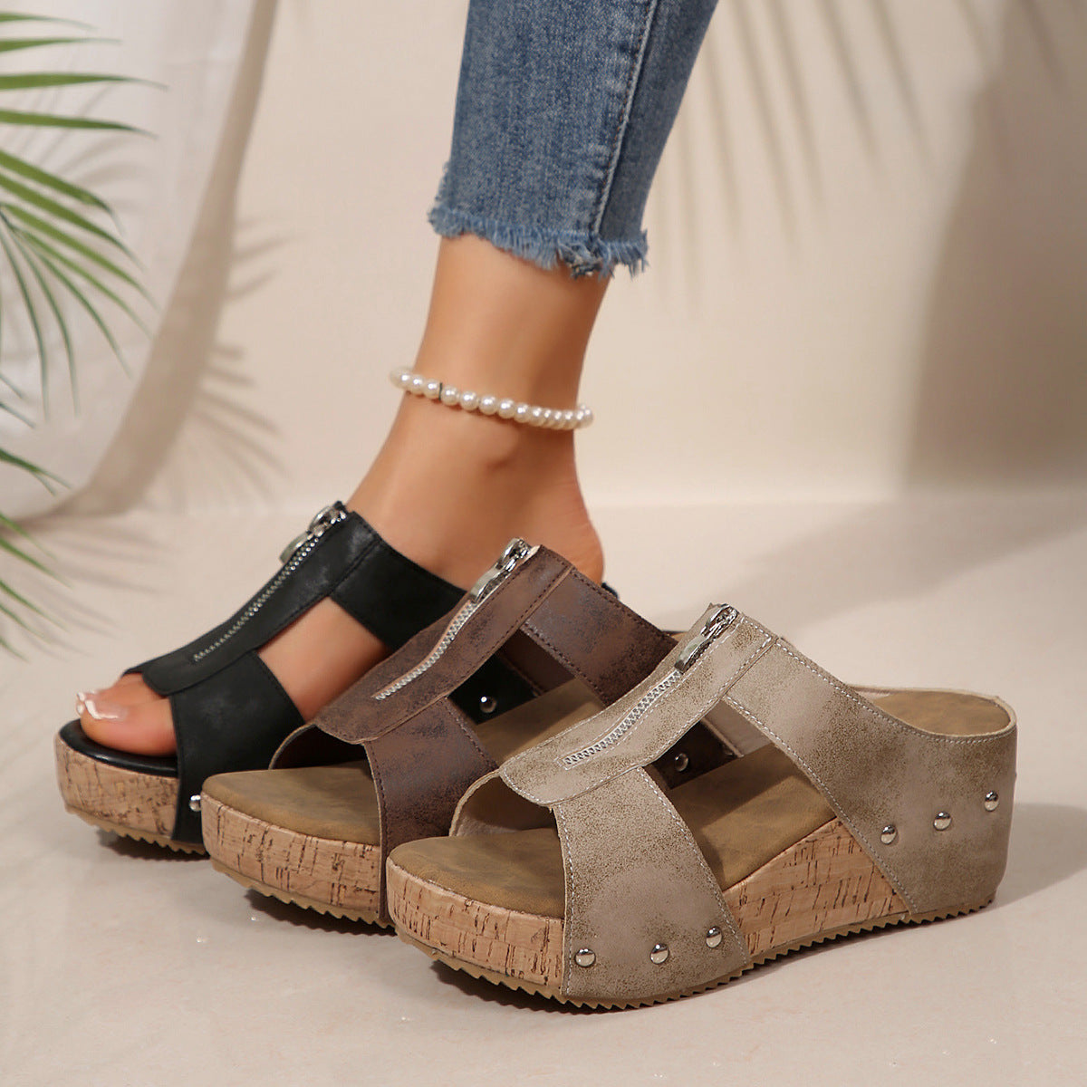 ✨ 48 % Rabatt! Sommer-Must-have: Nieten-Zehensteg-Keilabsandalen – modisch & bequem! 👡🔥