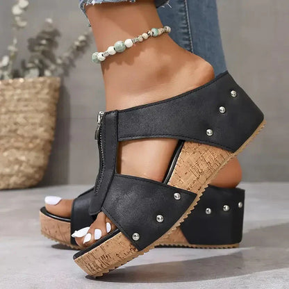 ✨ 48 % Rabatt! Sommer-Must-have: Nieten-Zehensteg-Keilabsandalen – modisch & bequem! 👡🔥
