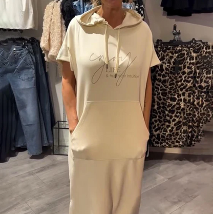 🌸49% Rabatt！🎉 Damen Kapuzenkleid mit kurzen Ärmeln – lockere, lange, einfarbige Passform – perfekt für Zuhause & unterwegs
