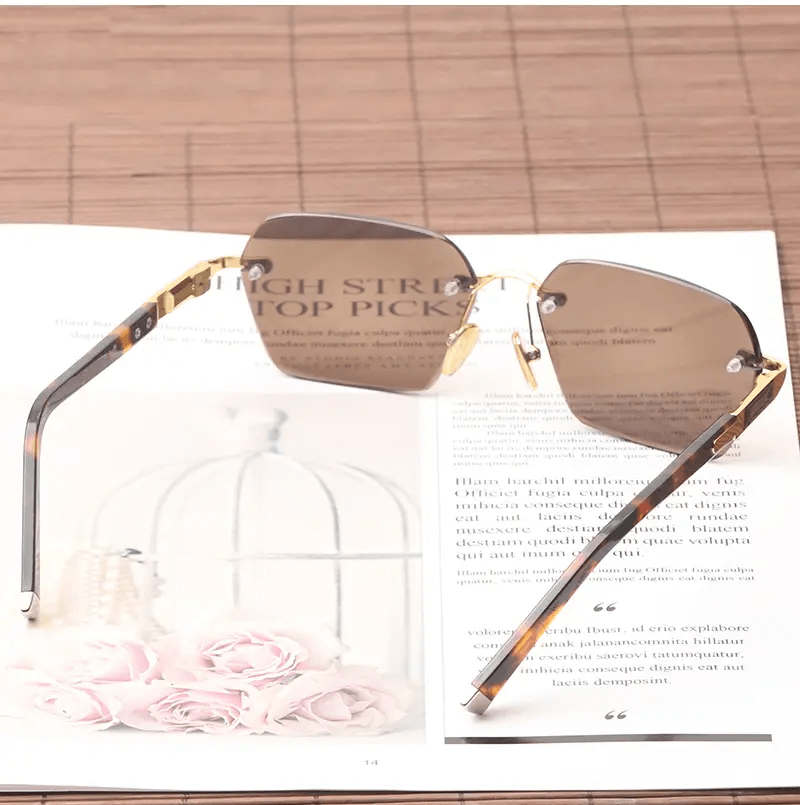 Sonnenbrille mit Gläsern aus Naturkristall