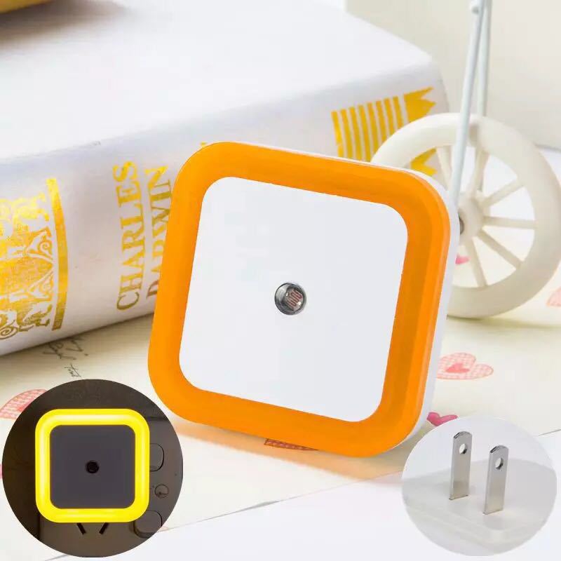💘 Valentinstagsangebot: 50% Rabatt!✨ LED-Smart-Nachtlicht mit Lichtsensor – Automatisch & energiesparend | Sanftes, augenfreundliches Licht!