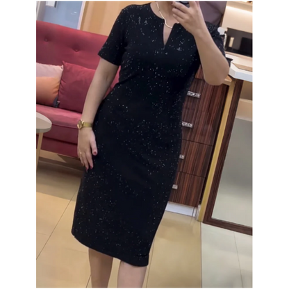 Klassisches schwarzes, glitzerndes Kurzarmkleid mit V-Ausschnitt