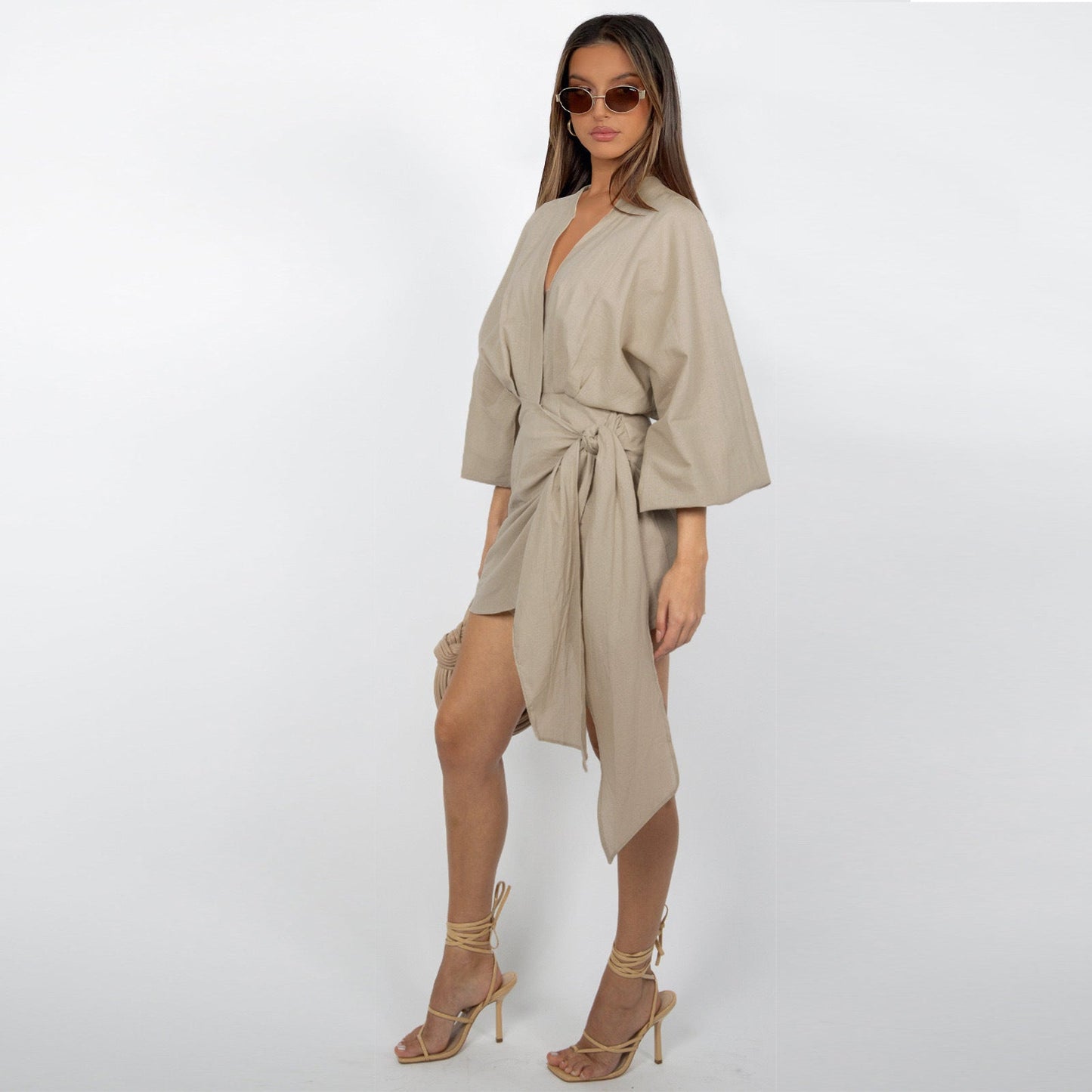 💃 Verkaufsschlager 2026｜V-Neck-Wrap-Kleid – Taillenbetonend & Dekolleté-schmeichelnd｜4 Farben
