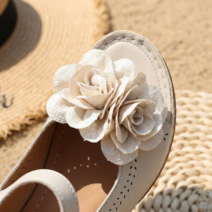 👡🌸 Sandalen mit Blockabsatz, 3D-Blumen & Offener Spitze – Elegant, Bequem & Modischer Look 👠