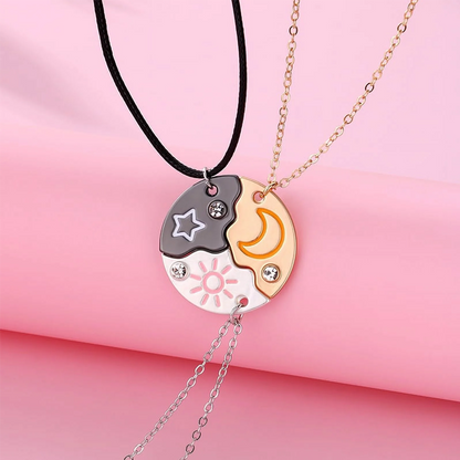 ⏰ Limitiertes Angebot! 💎 3-teiliges Freundschaftsketten-Set – Sonne, Mond & Sterne Design 🌞🌙✨ | Kristallbesatz 💎 – Zinklegierung 🛡️